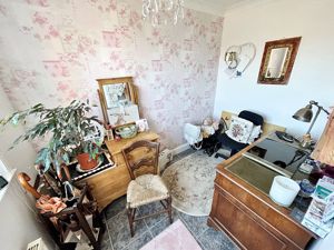 Bedroom 3/Study- click for photo gallery